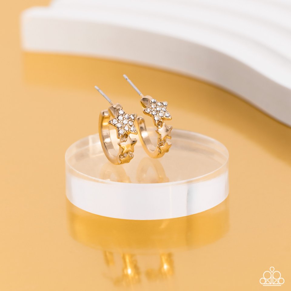Starfish Showpiece - Gold - Paparazzi Earring Image
