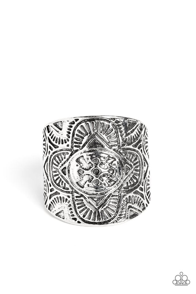 Argentine Arches - Silver - Paparazzi Ring Image