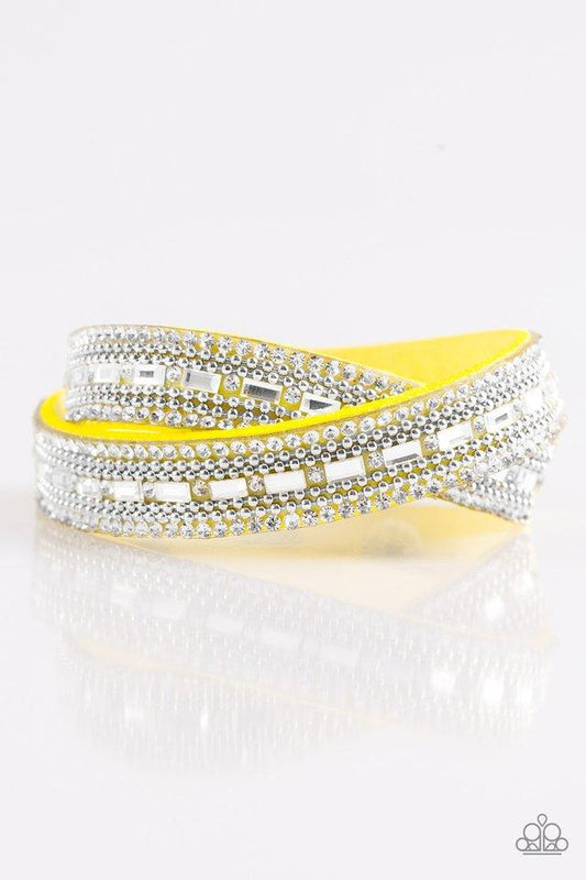 Pulsera Paparazzi ~ Shimmer and Sass - Amarillo