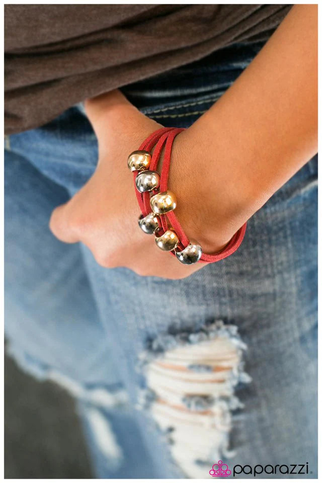 Pulsera Paparazzi ~ Overly Understated - Rojo