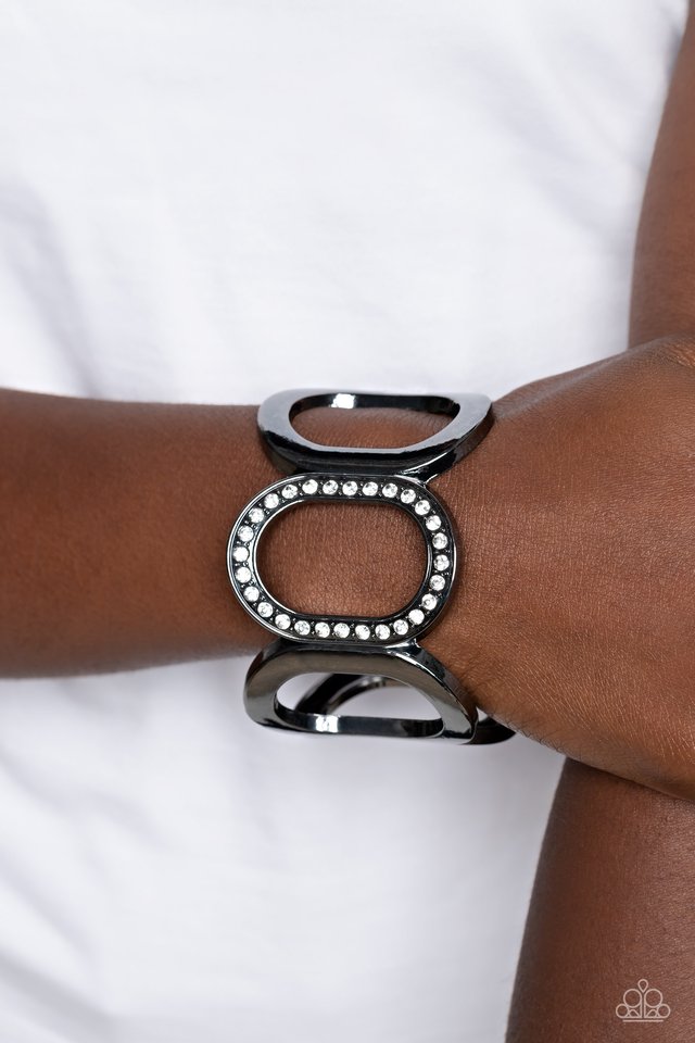Opulent Ovals - Black - Paparazzi Bracelet Image