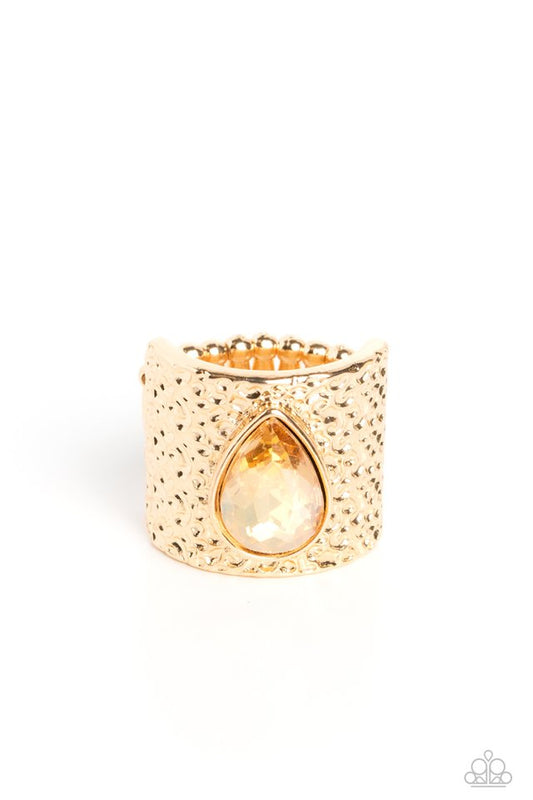 Singed Shape - Gold - Paparazzi Ring Image