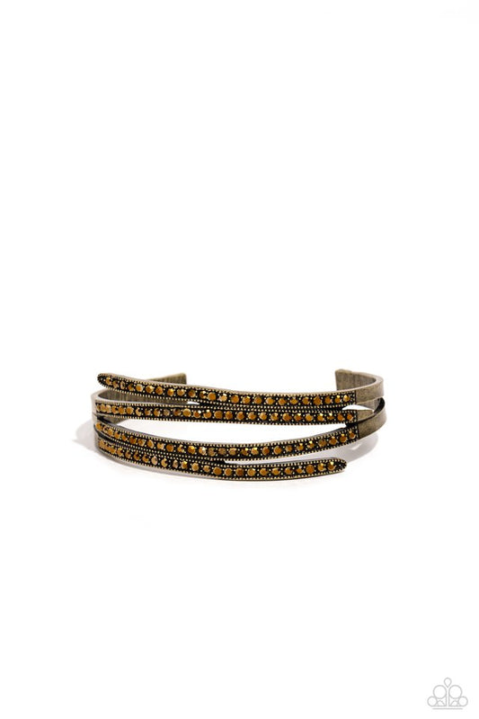CURVED Lines - Brass - Paparazzi Bracelet Image