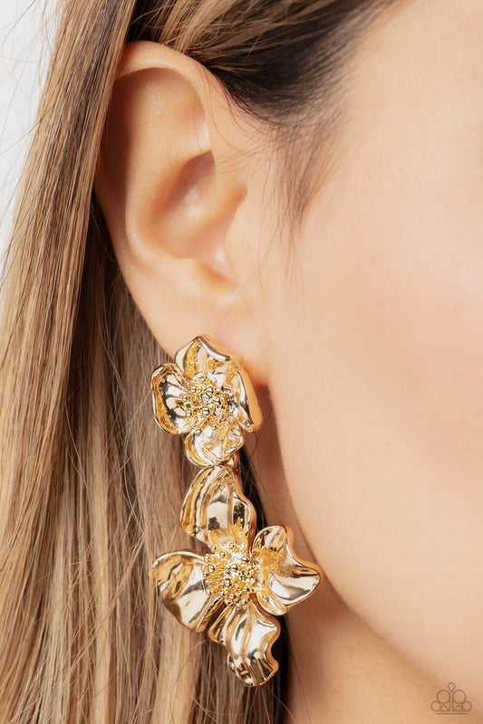 Gilded Grace - Gold - Paparazzi Earring Image