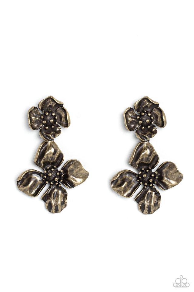 Gilded Grace - Brass - Paparazzi Earring Image