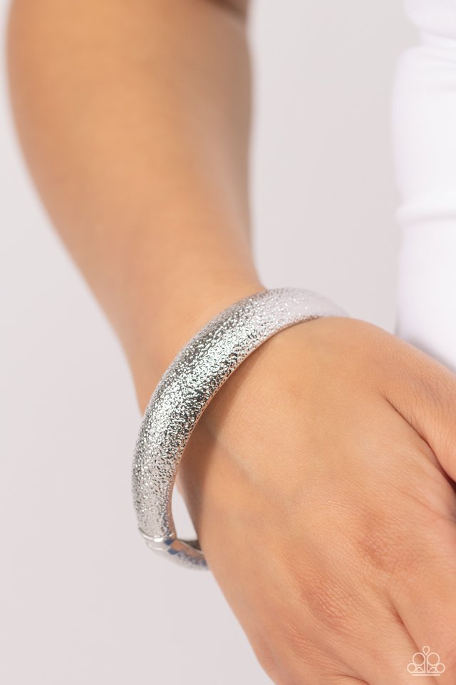Rippling Reunion - Silver - Paparazzi Bracelet Image