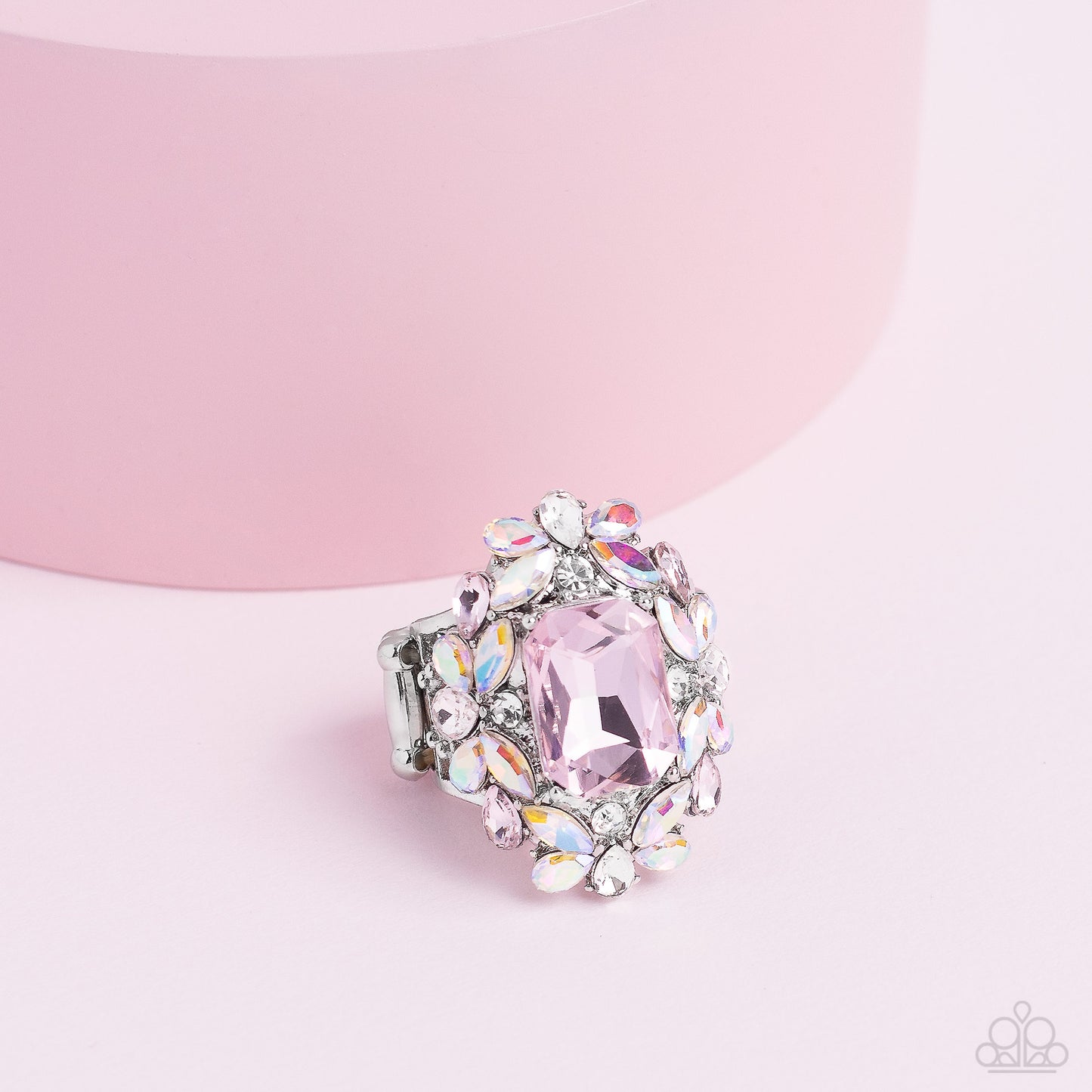 Paparazzi Ring ~ Dynamic Diadem - Pink