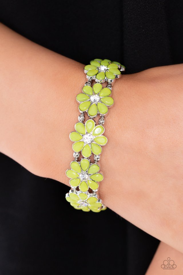 Hawaiian Holiday - Green - Paparazzi Bracelet Image