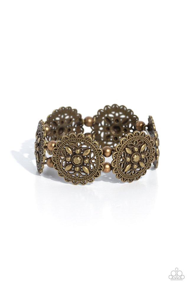 Leave of Lace - Brass - Paparazzi Bracelet Image