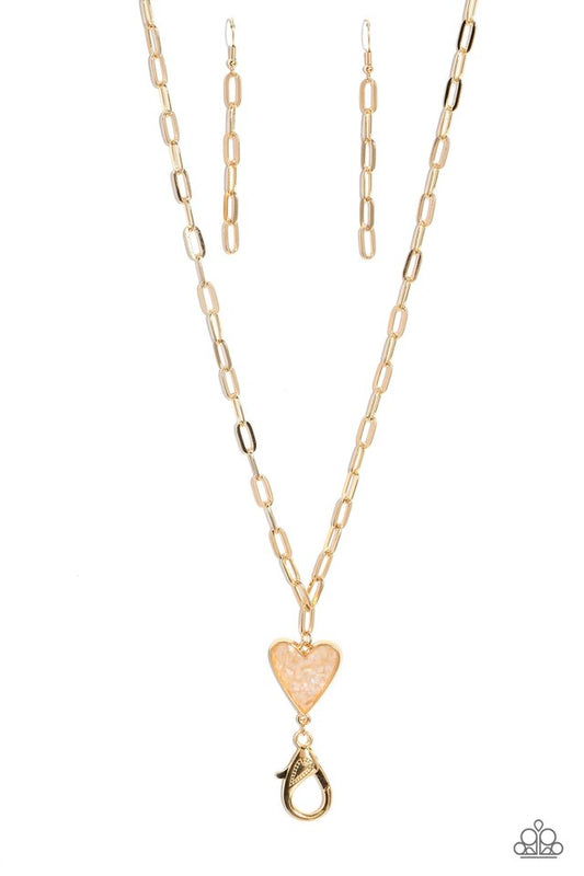 Kiss and SHELL - Gold - Paparazzi Necklace Image