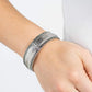 Textile Tenor - Silver - Paparazzi Bracelet Image