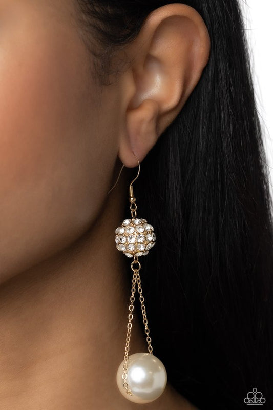 Ballerina Balance - Gold - Paparazzi Earring Image