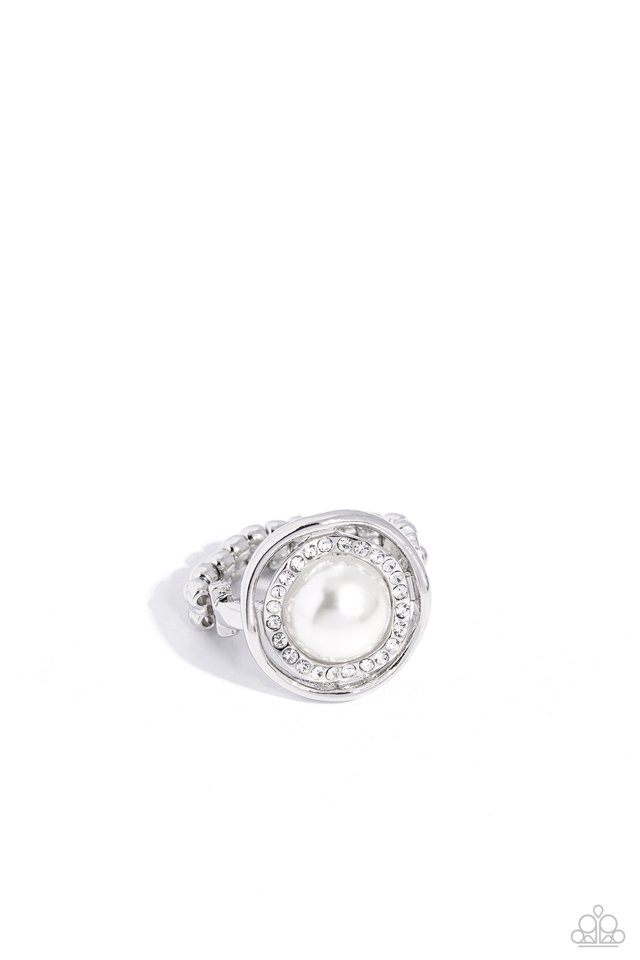 Chic Center - White - Paparazzi Ring Image