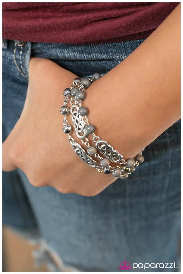 Pulsera Paparazzi ~ Ever Everlasting - Plata