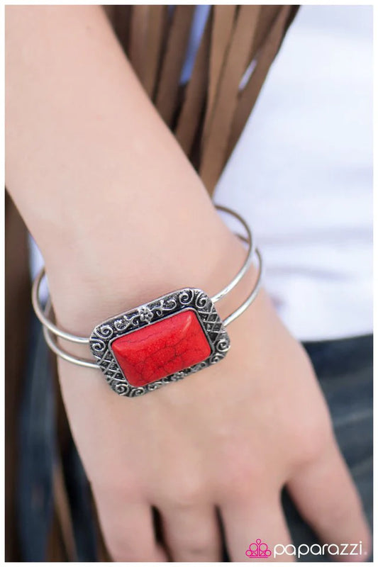 Pulsera Paparazzi ~ De camino a Nashville - Rojo