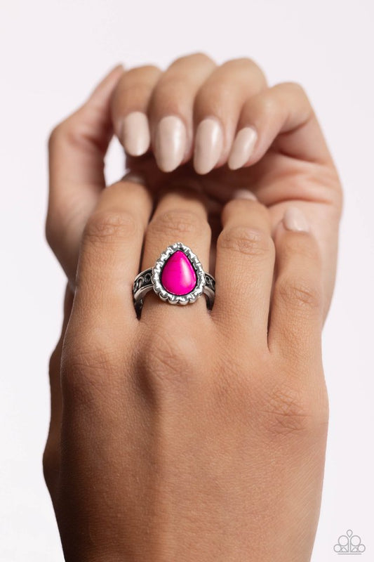 Scalloped Showcase - Pink - Paparazzi Ring Image