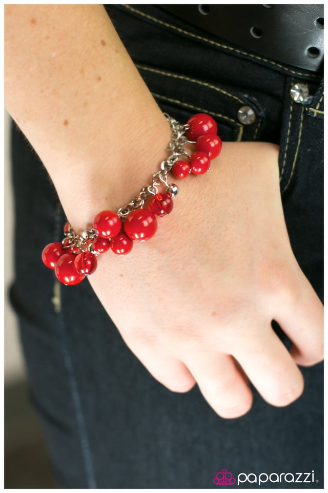 Pulsera Paparazzi ~ Perdón por mi francés - Rojo