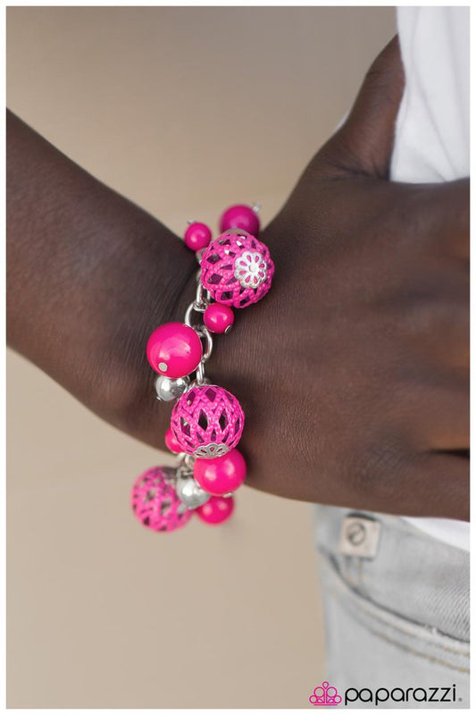 Pulsera Paparazzi ~ Una EIFFEL de maravillas - Rosa