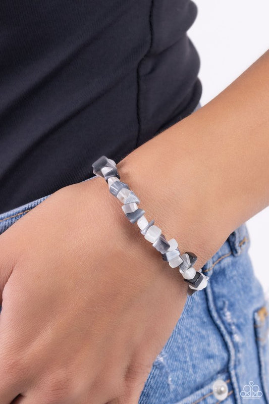 Chiseled Cameo - Silver - Paparazzi Bracelet Image