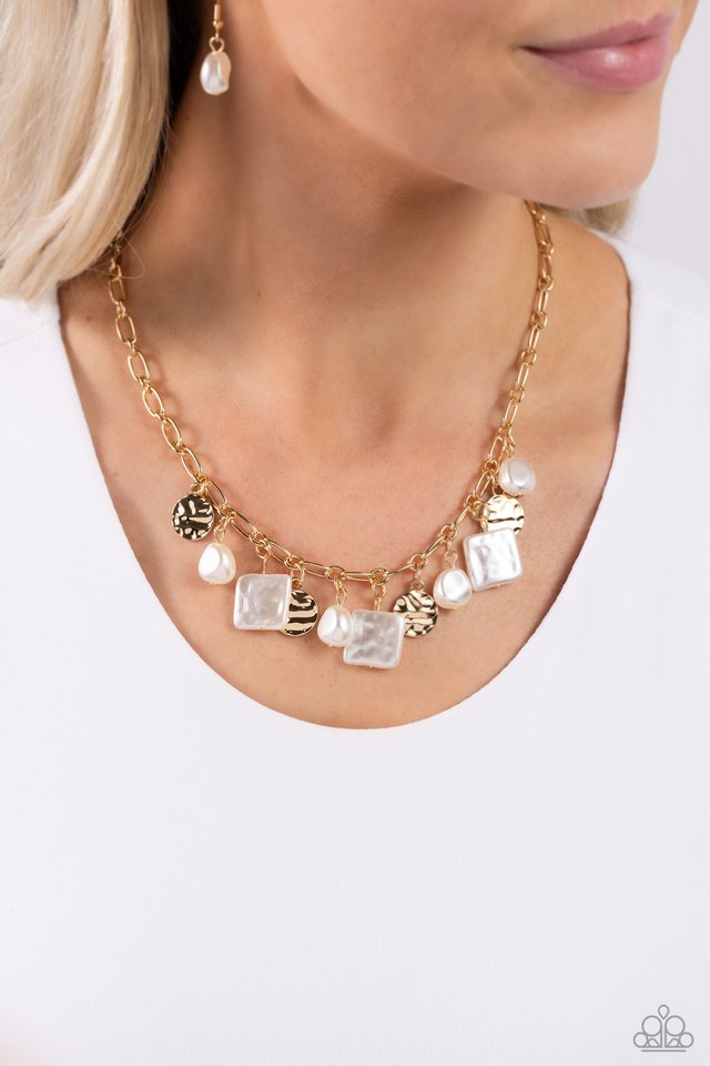 Sophisticated Squared - Gold - Paparazzi Necklace Image