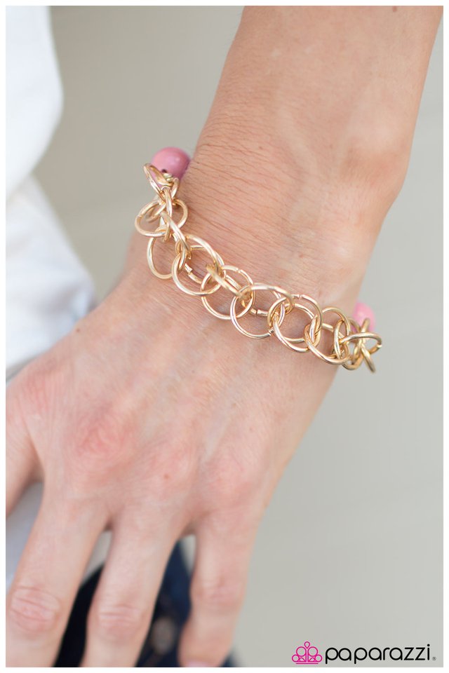 Pulsera Paparazzi ~ Divinely Divine - Rosa