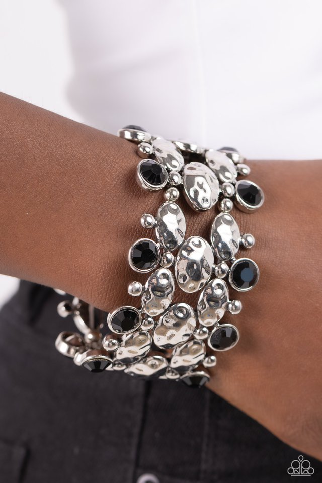 Hammered Headliner - Black - Paparazzi Bracelet Image