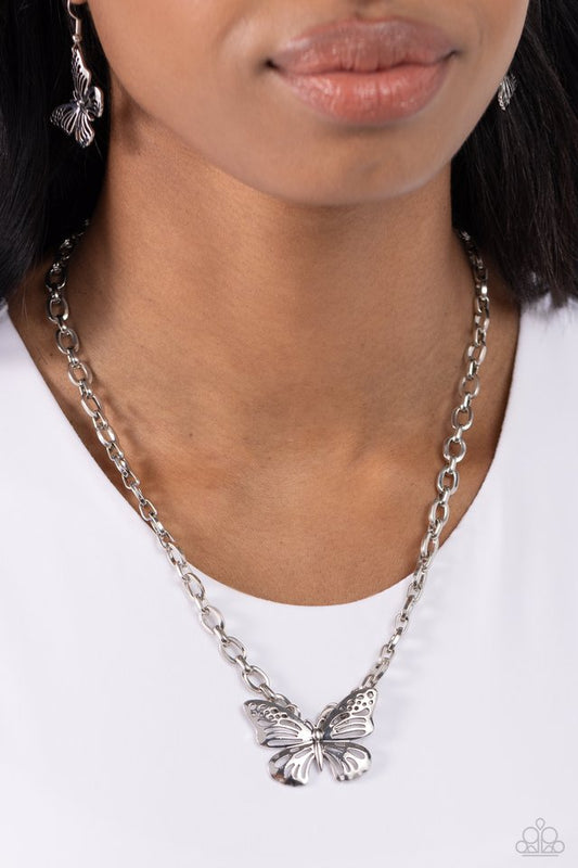 Midair Monochromatic - Silver - Paparazzi Necklace Image