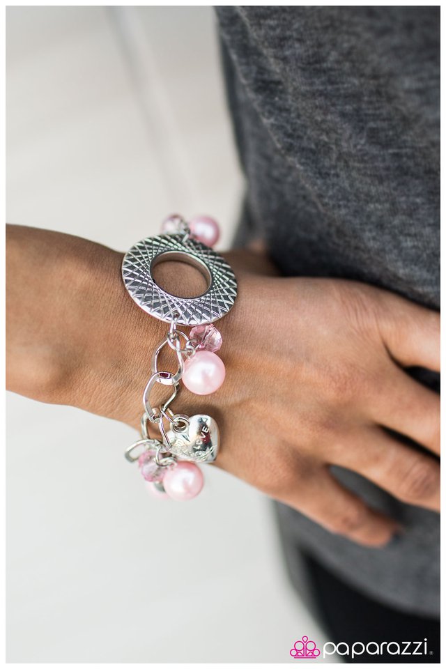 Pulsera Paparazzi ~ Love Actually - Rosa