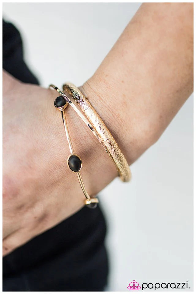 Pulsera Paparazzi ~ Stonehenge - Oro