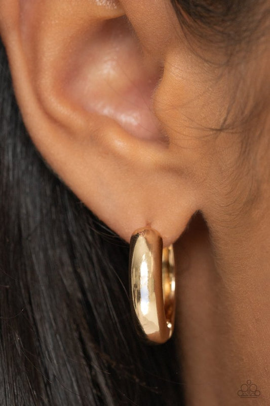 Simply Sinuous - Gold - Paparazzi Earring Image