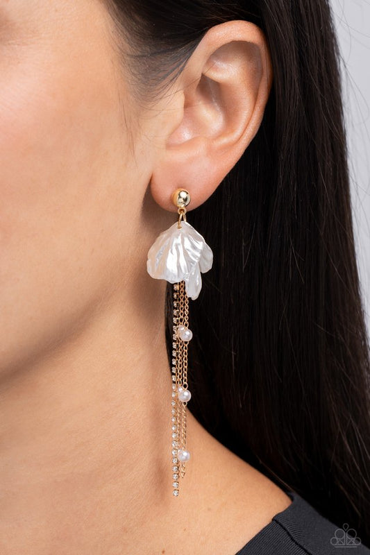 Graceful Gesture - Gold - Paparazzi Earring Image