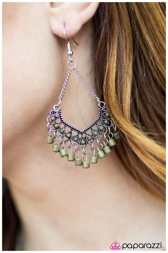 Pendiente Paparazzi ~ En un viaje en alfombra mágica - Verde