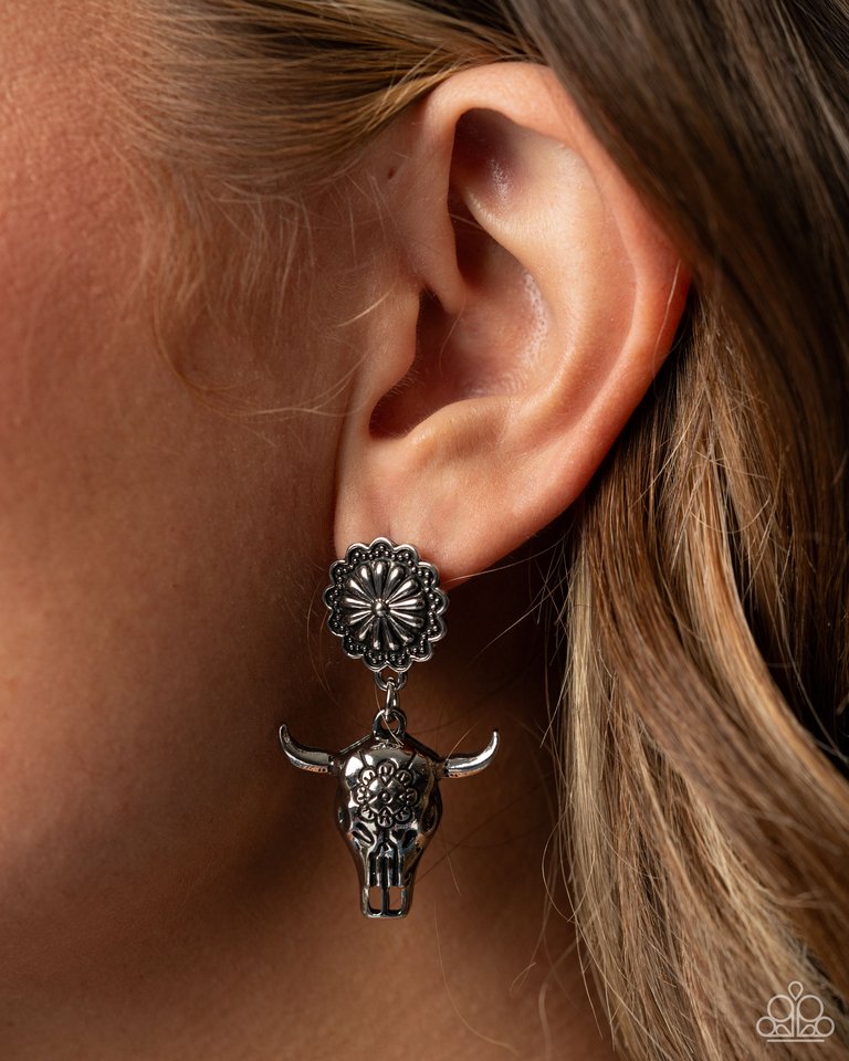 Longhorn Lure - Silver - Paparazzi Earring Image