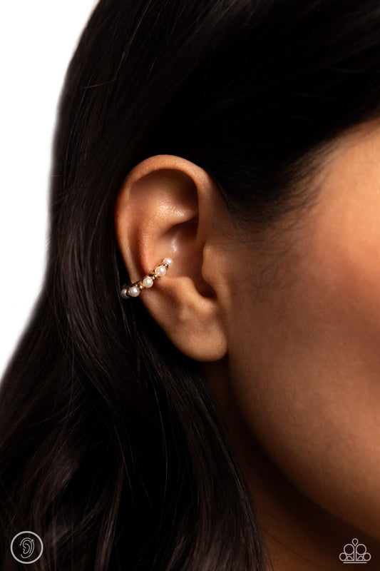 Bubbly Basic - Gold - Paparazzi Earring Image