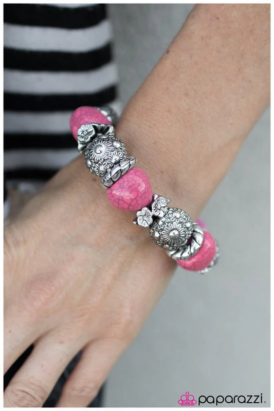 Paparazzi Bracelet ~ A La Mode - Pink