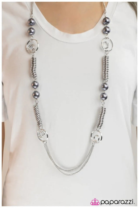 Paparazzi Necklace ~ Break From The Norm - Silver