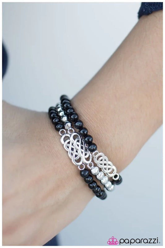 Pulsera Paparazzi ~ No End In Sight - Negra