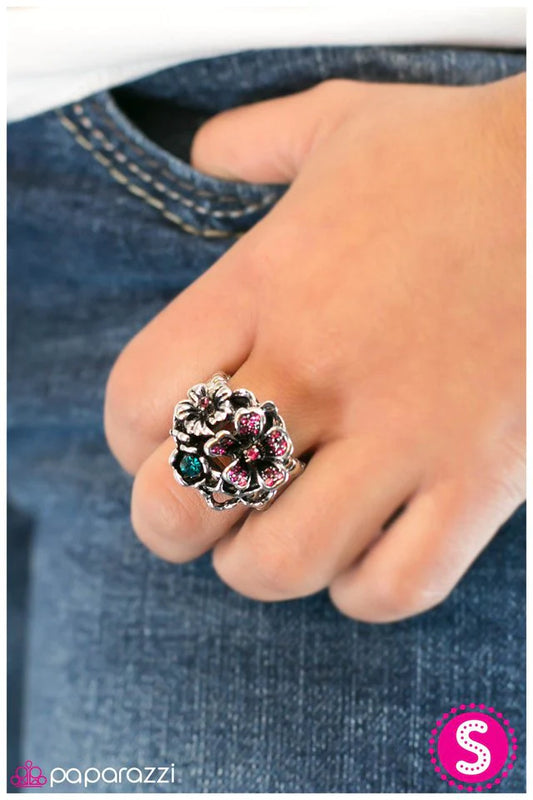 Paparazzi Ring ~ Growing Apart - Pink