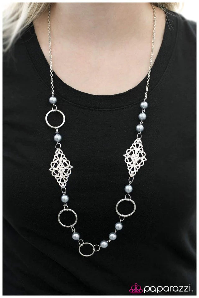 Paparazzi Necklace ~ A Real Crowd Pleaser - Silver