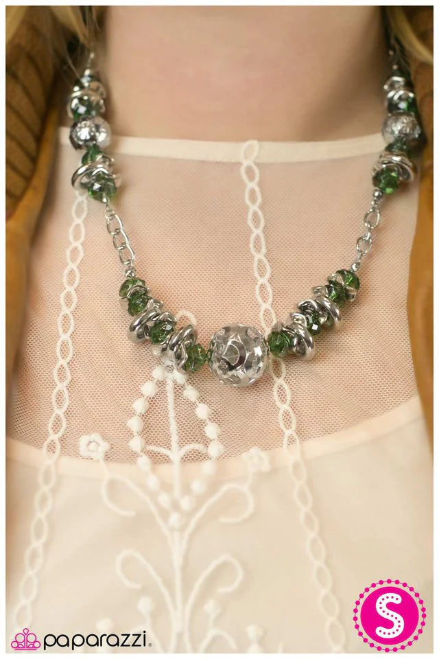 Collar Paparazzi ~ Rant and Rave - Verde