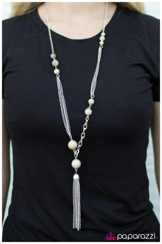 Paparazzi Necklace ~ How Low Can You Go? - Green