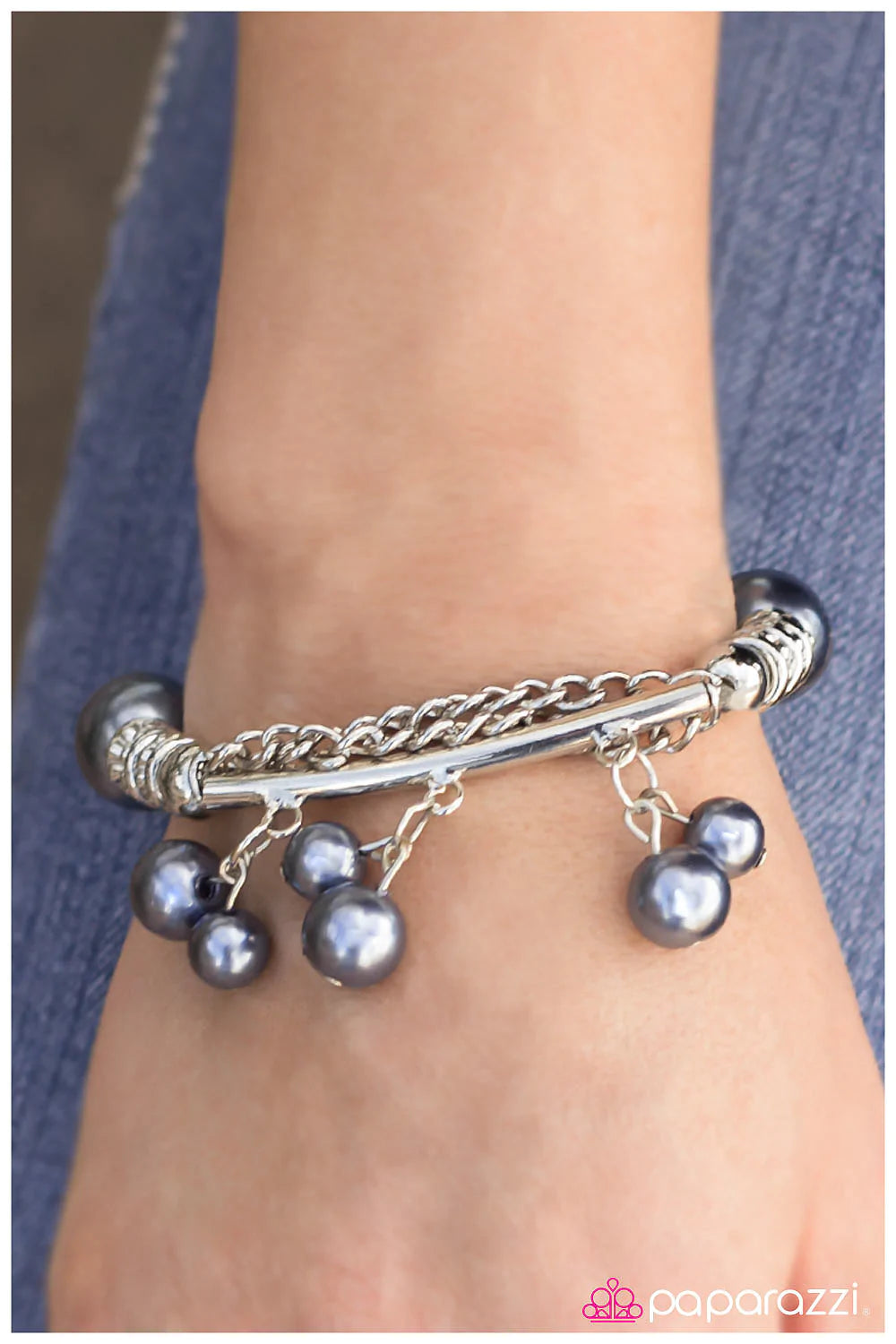 Pulsera Paparazzi ~ To Be Desire - Plata