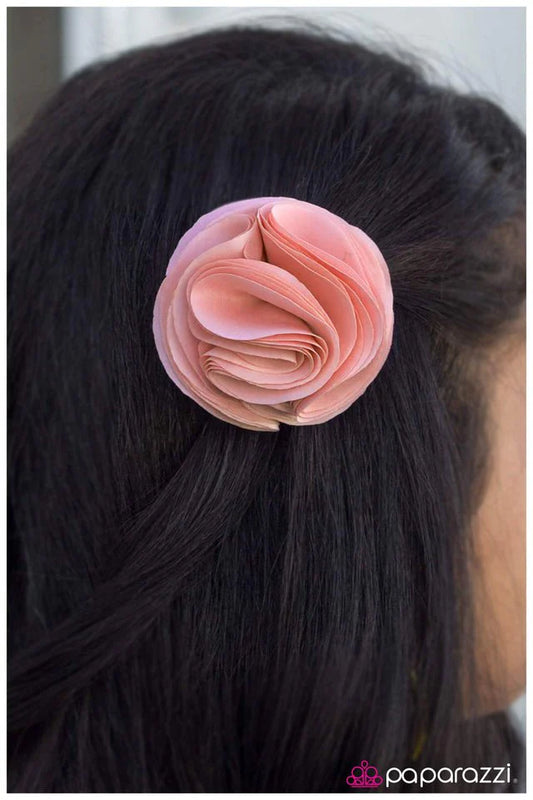 Accesorios para el cabello de Paparazzi ~ Parte del pliegue - Rosa