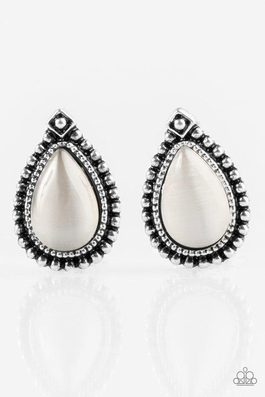 Paparazzi Post Earrings - Wouldnt GLEAM Of It - White