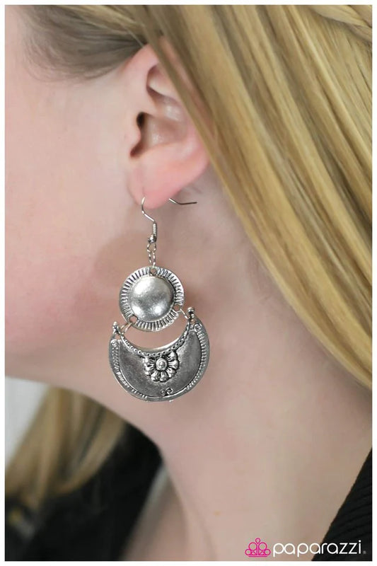 Paparazzi Earring ~ Reach For The Sky - Silver