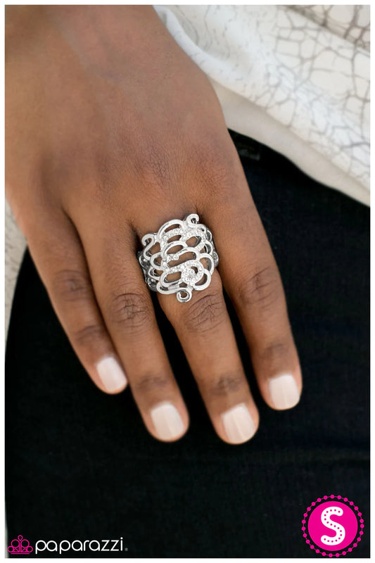 Paparazzi Ring ~ Dont Hold Your Breath - White