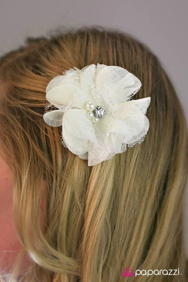 Paparazzi Hair Accessories ~ Chantilly Lace - White