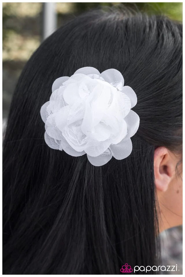 Paparazzi Hair Accessories ~ Setting the Tone - White