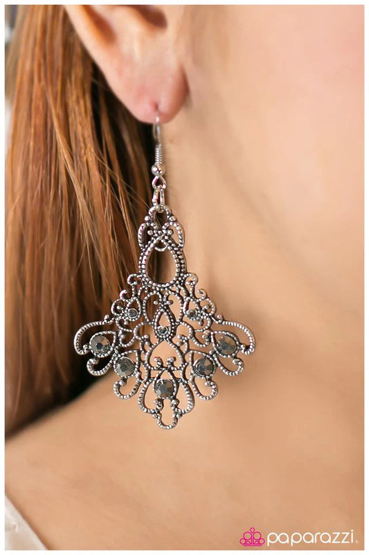 Paparazzi Earring ~ Not Just A Pretty Face - Silver