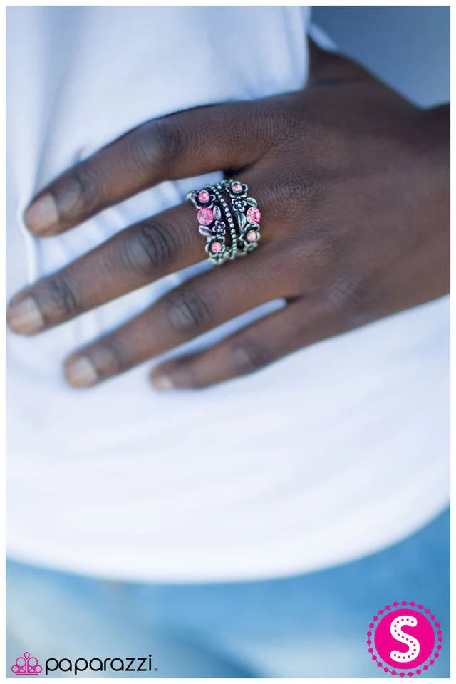 Anillo de paparazzi ~ Flores en el ático - Rosa